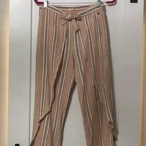 Purchased on vacation.  Only worn once.  Rotating my closet.